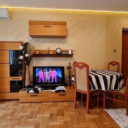 בודווה Apartman Elijana מראה חיצוני תמונה