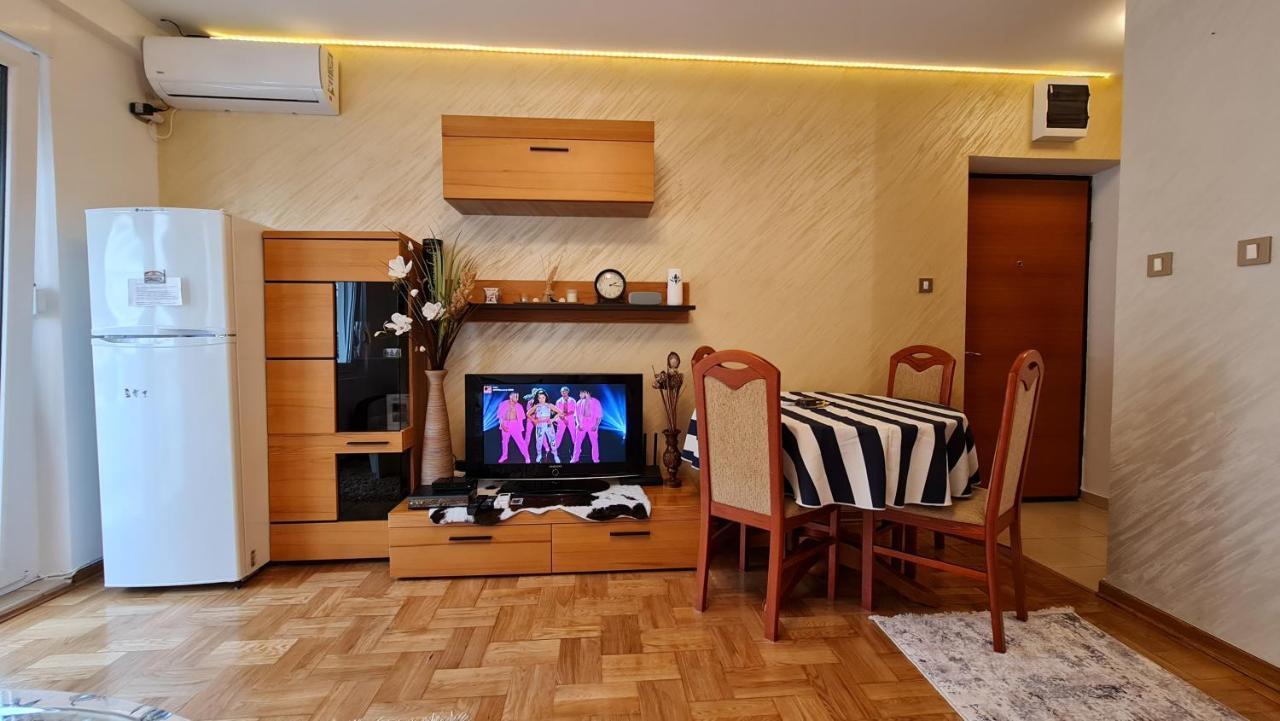 בודווה Apartman Elijana מראה חיצוני תמונה