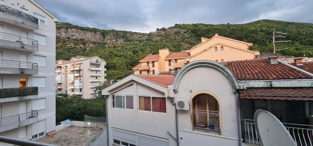 בודווה Apartman Elijana מראה חיצוני תמונה